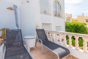 Property grounds - Apartment 'Finca 9' with Shared Pool, Wi-Fi and Air Conditioning (Moraira)