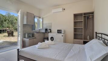 Bügeleisen/Bügelbrett, kostenloses WLAN, Bettwäsche