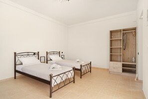 1 chambre, fer et planche à repasser, Wi-Fi gratuit, draps fournis
