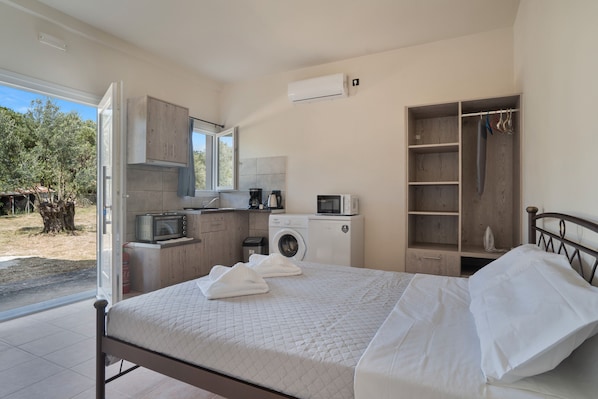 Bügeleisen/Bügelbrett, kostenloses WLAN, Bettwäsche