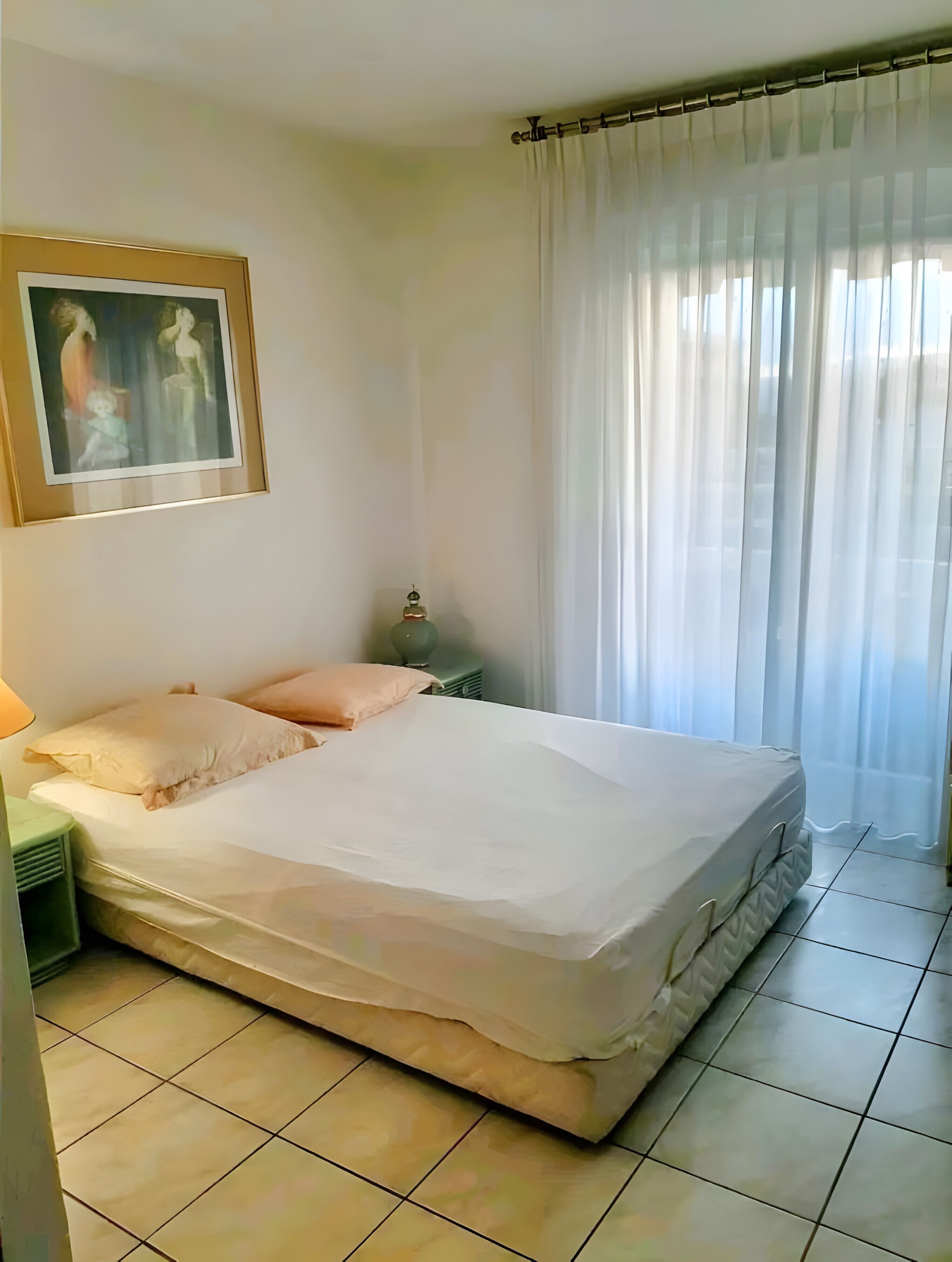 1 quarto, Wi-Fi de cortesia, roupa de cama