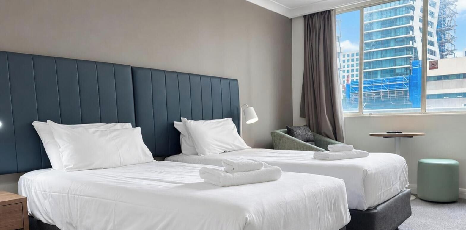 Desk, iron/ironing board, WiFi, bed sheets