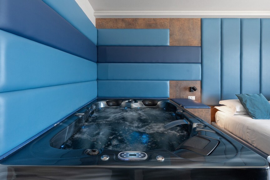 Room 'Junior Suite Vista Mare' With Balcony, Wi-fi And Air Conditioning - Neapol