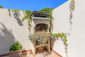 Terrace/patio - Apartment '5' with Shared Garden, Wi-Fi and Air Conditioning (Cabras)