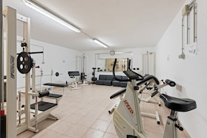 Fitness facility - Apartment '2' with Shared Garden, Wi-Fi and Air Conditioning (Cabras)