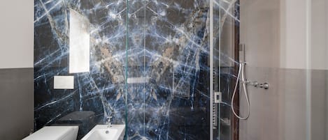 Douche, serviettes fournies