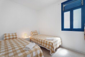 1 室のベッドルーム、WiFi (無料)、ベッドシーツ