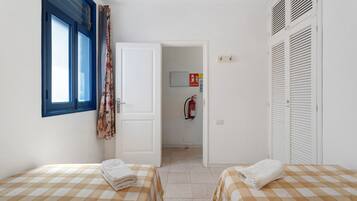 1 bedroom, free WiFi, bed sheets