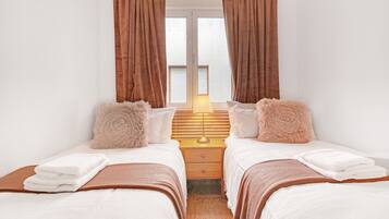 3 bedrooms, free WiFi, bed sheets