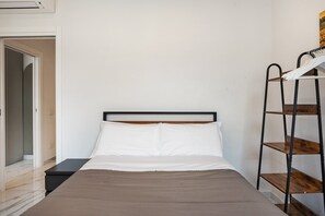 2 habitaciones, tabla de planchar con plancha y wifi gratis 