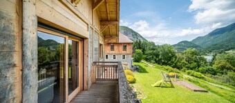 Cottage 'Côté Giffre' with Lake View, Private Terrace and Wi-Fi