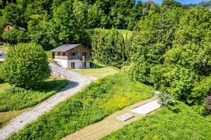 Exterior - Cottage 'Côté Source' with Lake View, Private Terrace and Wi-Fi (Châtillon-sur-Cluses)