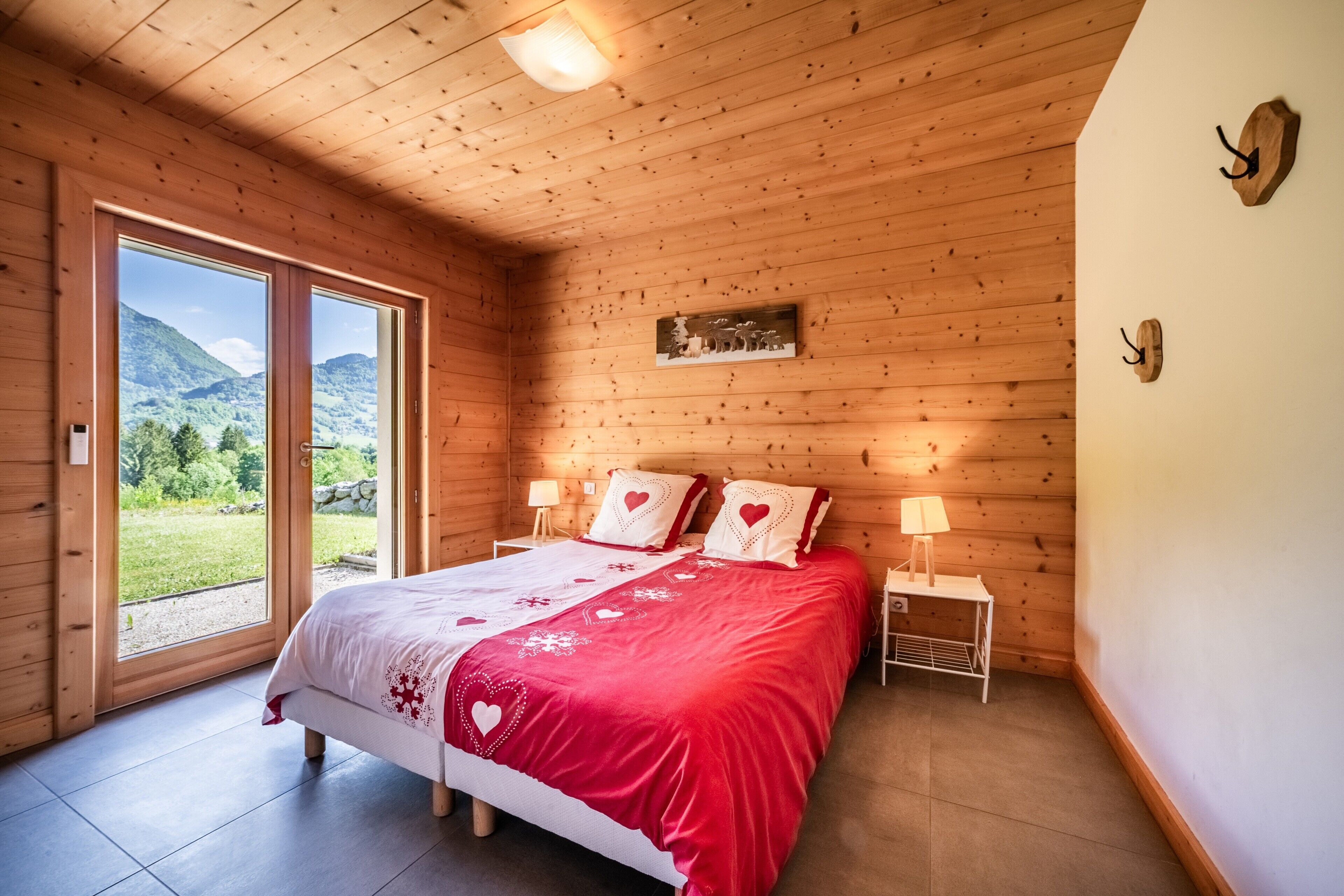 3 chambres, fer et planche à repasser, Wi-Fi gratuit, draps fournis