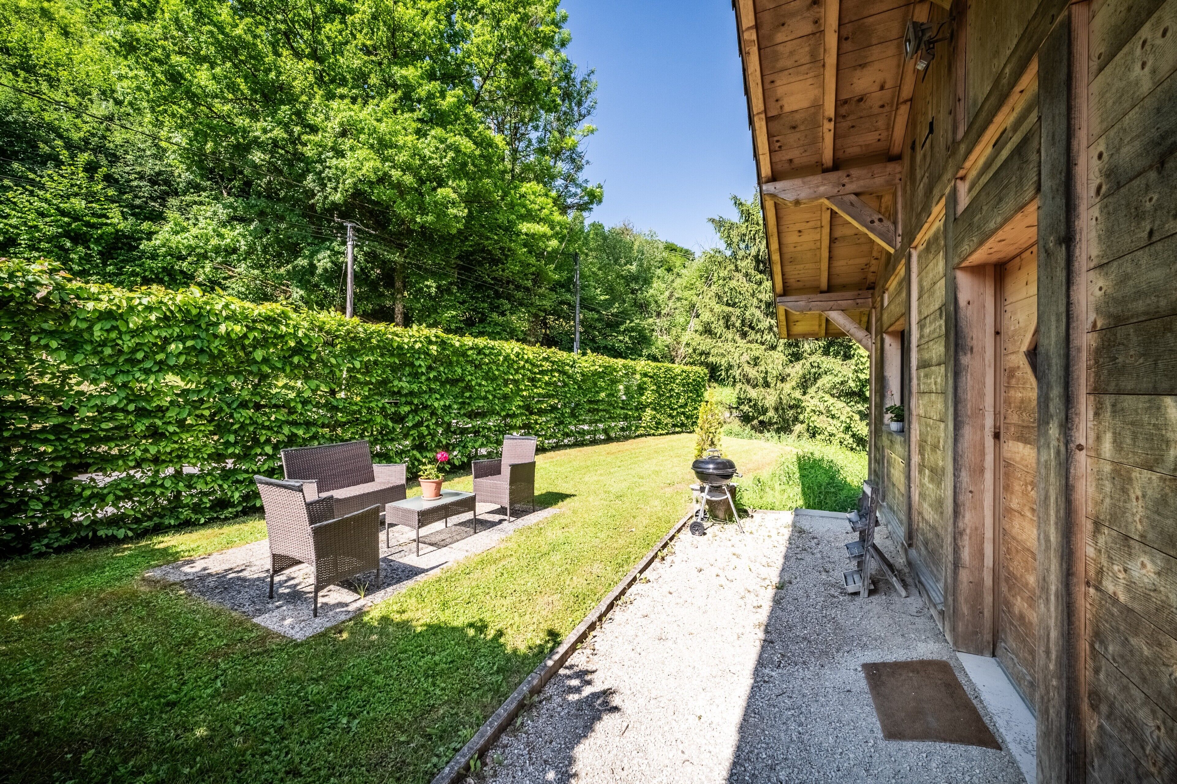 屋外ダイニングエリア