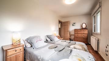 3 chambres, fer et planche Ă repasser, Wi-Fi gratuit, draps fournis