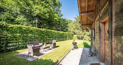 Landhaus 'Leyetaz' mit Seeblick, privater Terrasse und Wi-Fi