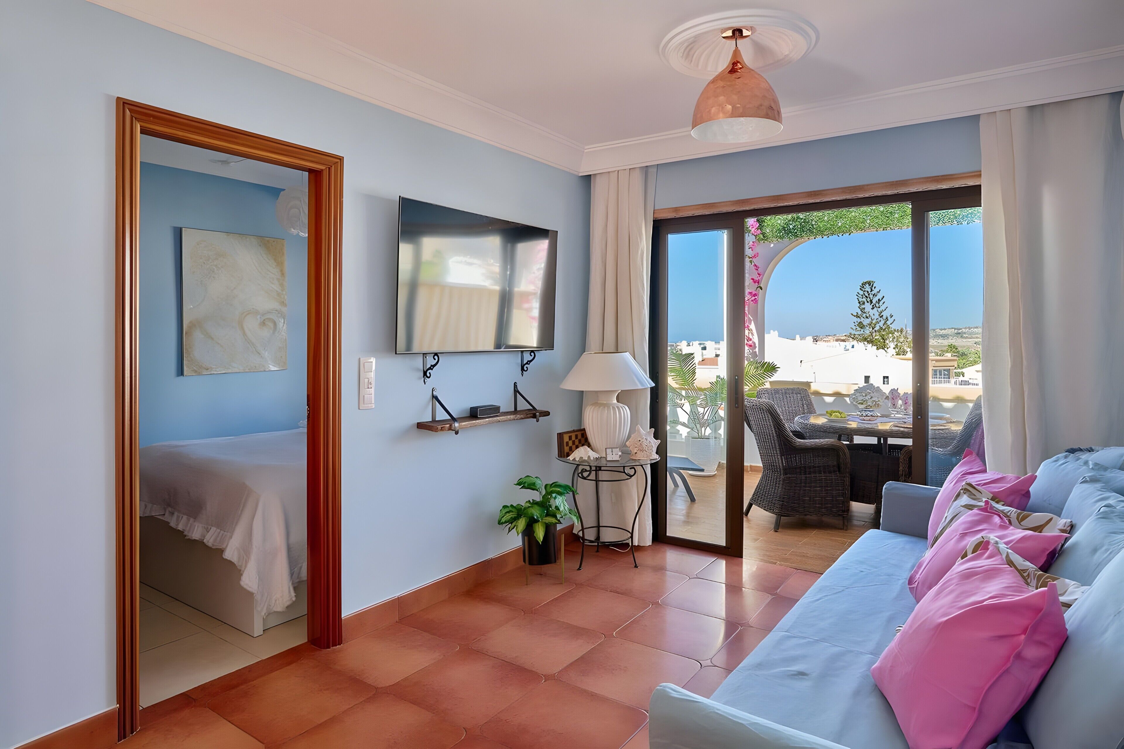 1 chambre, fer et planche à repasser, Wi-Fi gratuit, draps fournis