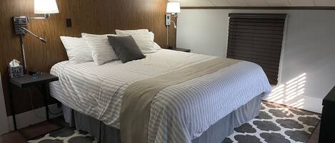 3 室のベッドルーム、セーフティボックス (室内)、アイロン / アイロン台、WiFi (無料)