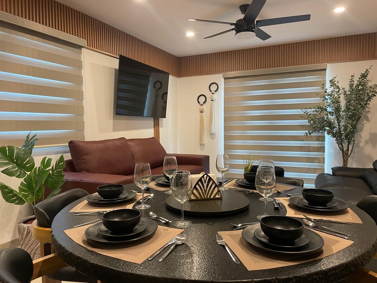 Family Apartment, Balcony, City View | Living area