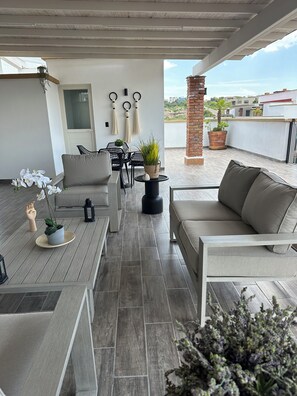 Family Apartment, Balcony, City View | Living area