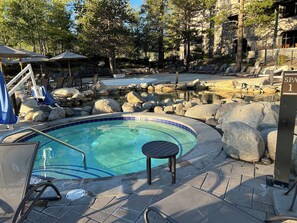 Udendørs pool, opvarmet pool