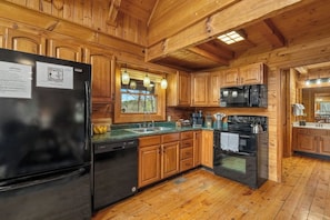 Mikrowelle, Ofen, Herdplatte, Geschirrspüler