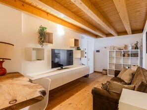 TV - Appartamento Carlotta by Interhome (Monclassico)