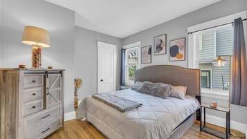 2 bedrooms, desk, iron/ironing board, travel cot