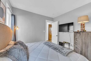 2 bedrooms, iron/ironing board, travel cot, free WiFi