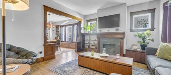 Charming Duplex Near Shaker Square Cleveland