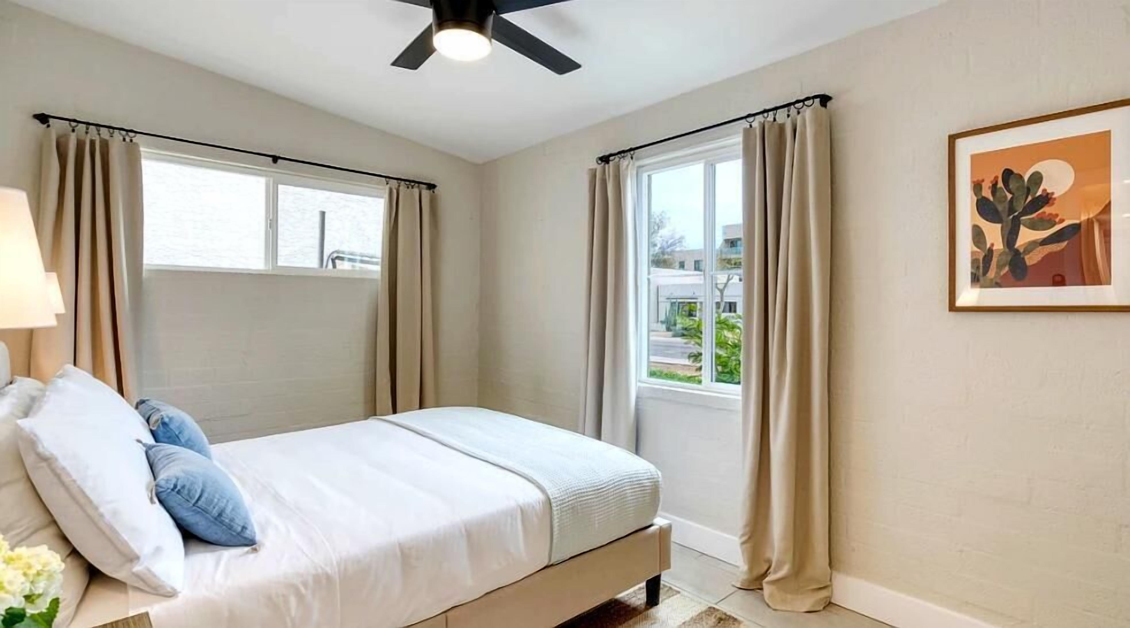 11 chambres, fer et planche à repasser, lit parapluie, Wi-Fi gratuit
