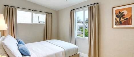 11 slaapkamers, een strijkplank/strijkijzer, reisbedje, gratis wifi