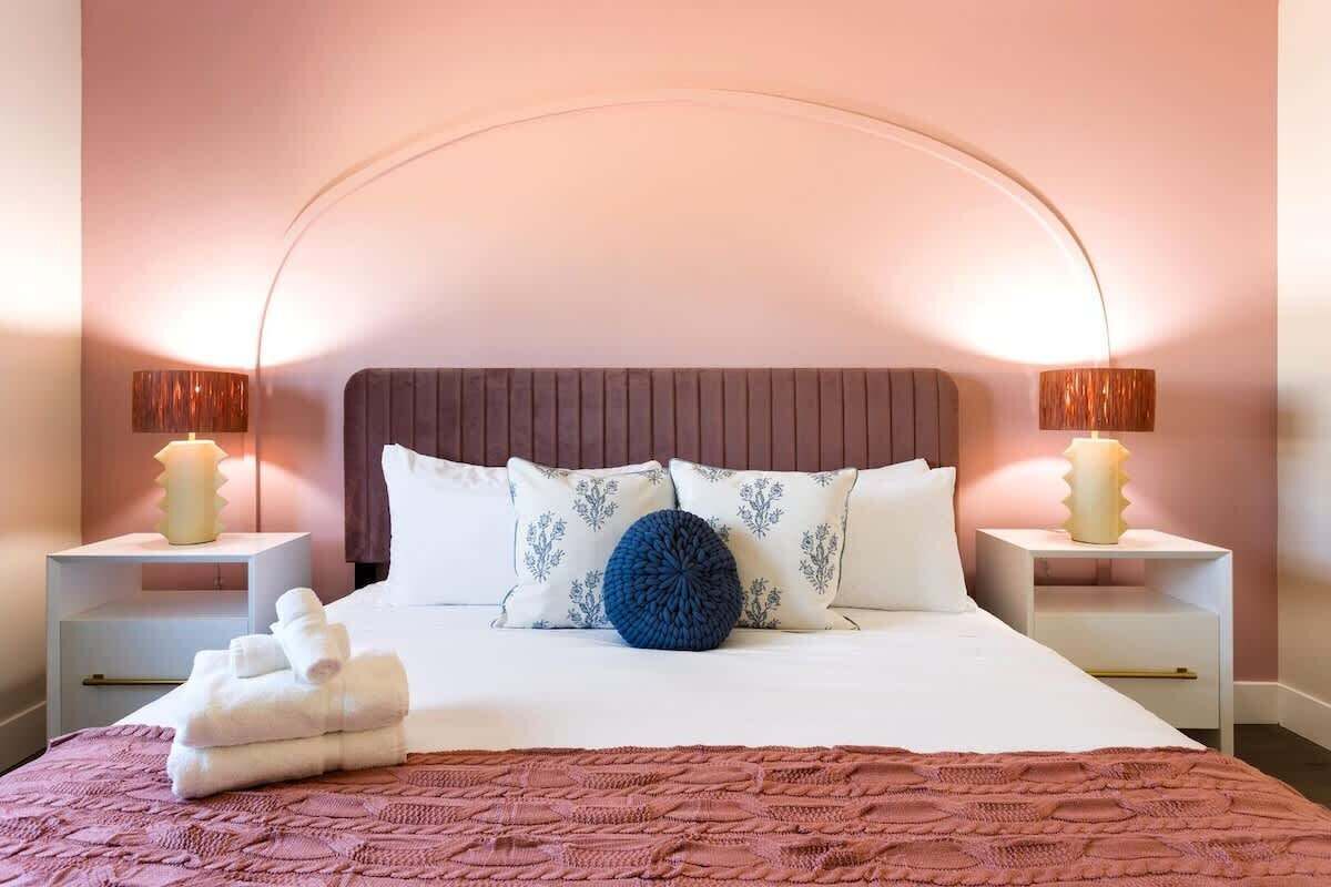 11 Schlafzimmer, Bügeleisen/Bügelbrett, Reisekinderbett
