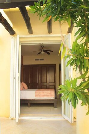 2 bedrooms, iron/ironing board, travel cot, WiFi