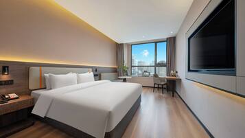 Dobbeltrom – deluxe | Skrivebord for bærbar PC, blendingsgardiner og wi-fi (inkludert)