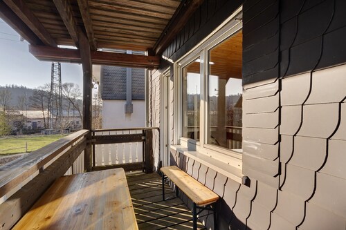 Apartment 'Ferienwohnung Huckelberg' with Balcony and Wi-Fi