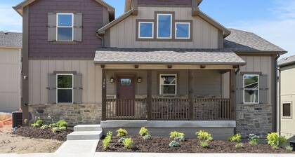 Longhorn Lodge - Private Swimming Pool & Hot Tub, Pool Table - Pet Friendly!