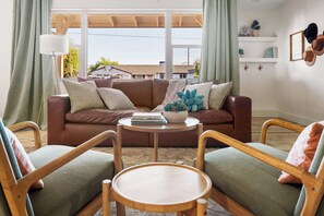 Smart TV, computer monitors