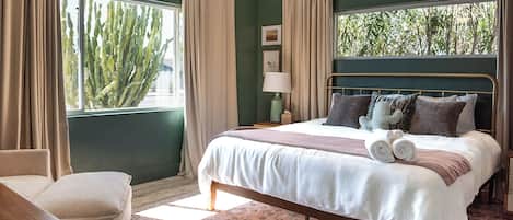 3 Schlafzimmer, Schreibtisch, Bügeleisen/Bügelbrett, WLAN