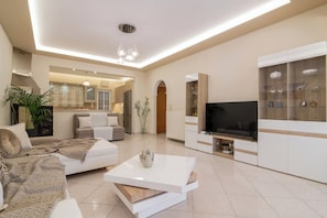 Vila, 3 quartos, varanda, vista para o jardim | Área de estar