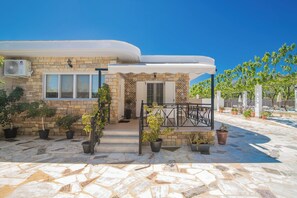 Villa, 3 Bedrooms, Patio, Garden View | Exterior