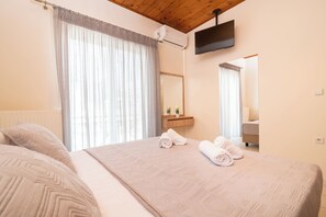 Villa, 3 Bedrooms, Patio, Garden View