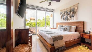 1 bedroom, in-room safe, iron/ironing board, free WiFi