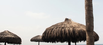 Luxury apartment oceanview wifi security parking 3B/3B