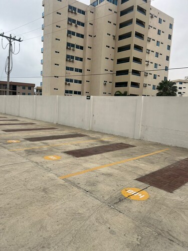 Luxury apartment oceanview wifi security parking 3B/3B