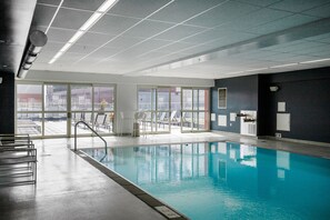 Indendørs pool