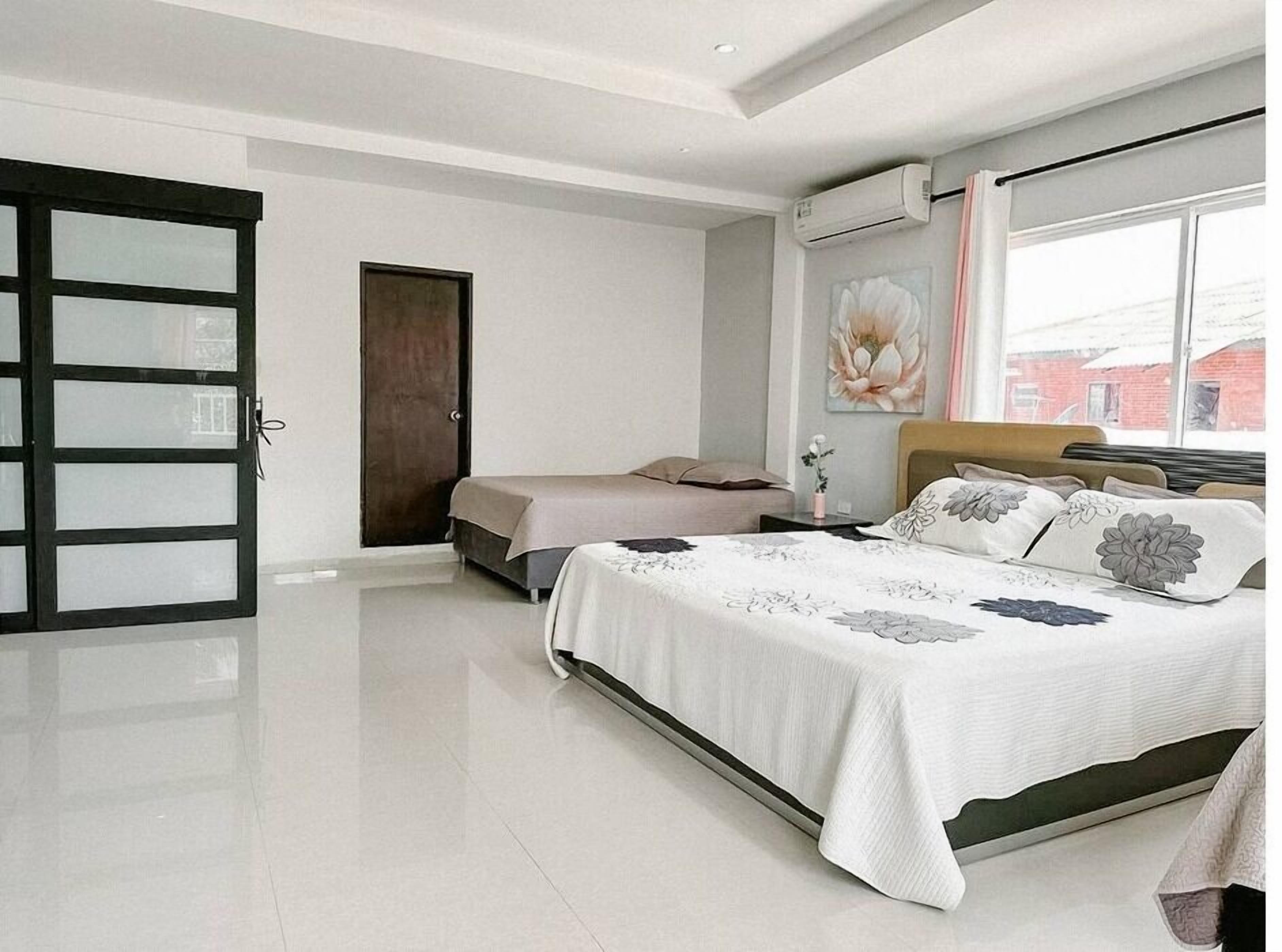 7 habitaciones y wifi 