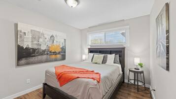 2 bedrooms, iron/ironing board, WiFi, bed sheets