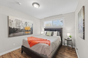 2 habitaciones, tabla de planchar con plancha, wifi y ropa de cama 