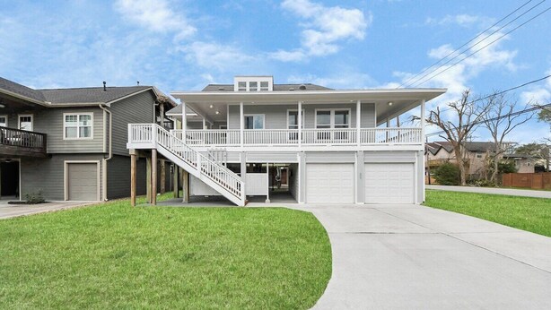 Exterior - Boardwalk Bungalow Family Fun for All - Sleeps 10 (Kemah)
